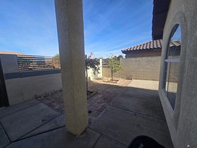 Building Photo - 417 San Juan Ln
