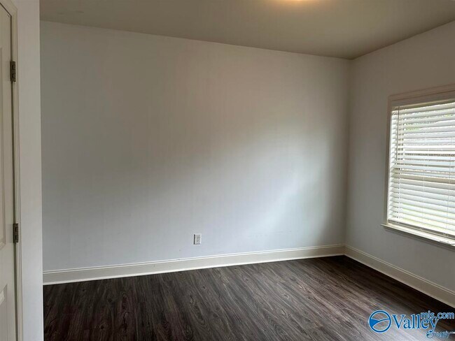 Building Photo - 127 Melbridge Dr