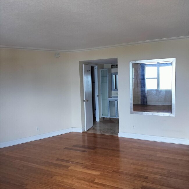 Building Photo - 1200 Hibiscus Ave