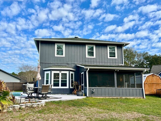 Building Photo - Charming 3-Bedroom Home with Modern Upgrad...