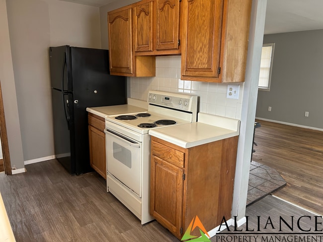 Building Photo - Cute 3 bedroom home!