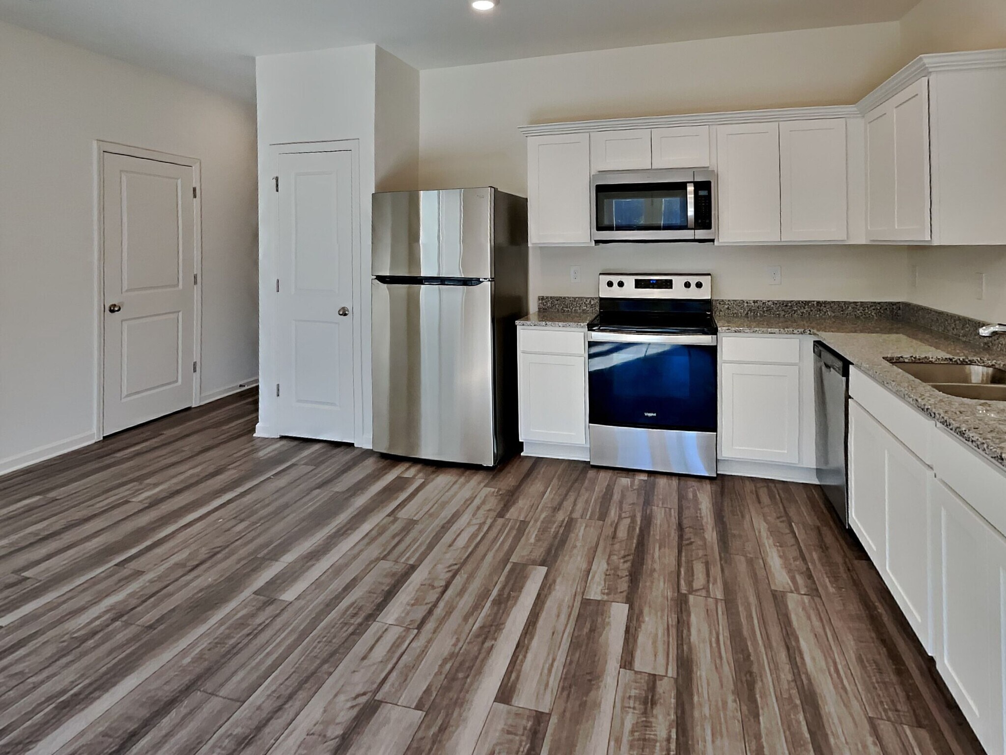 Building Photo - 126 Saginaw Ct