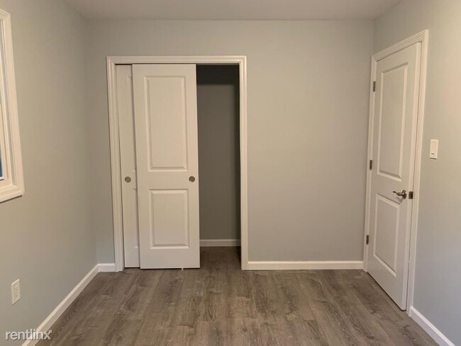 Building Photo - 6 br, 2 bath House - 574 Nautilus Dr