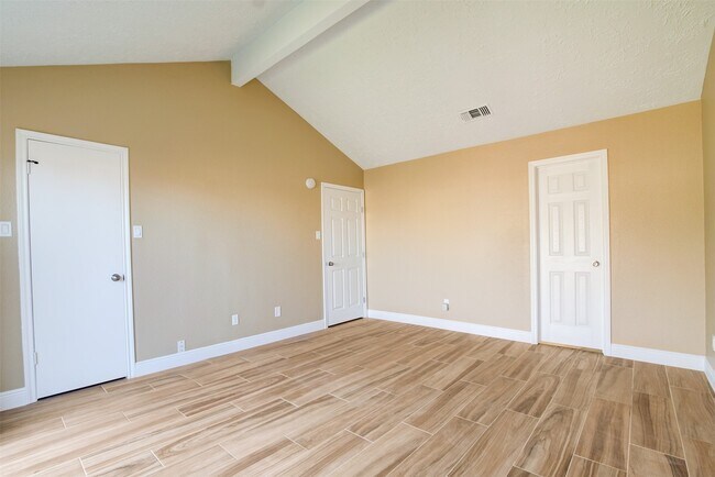 Building Photo - 11840 Spring Grove Dr