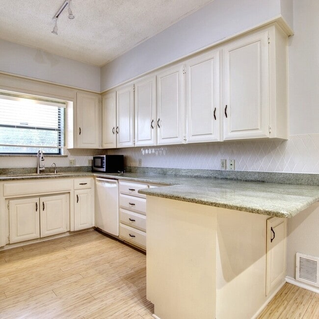 Building Photo - 5725 Ridgerock Ct