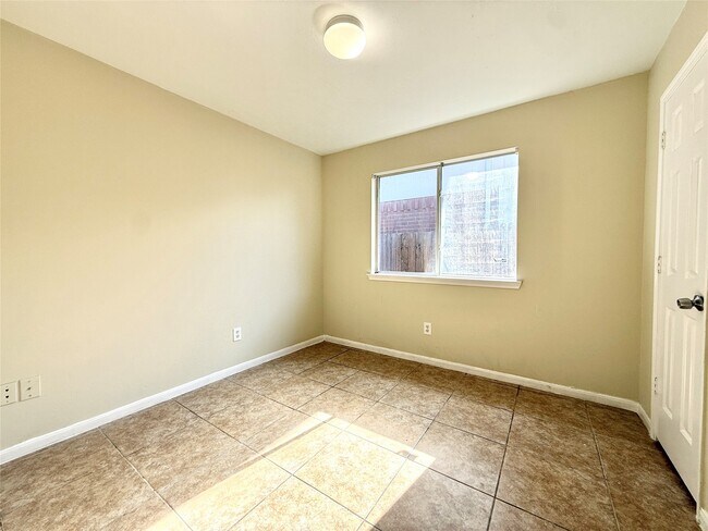 Building Photo - 13706 Audra Ln