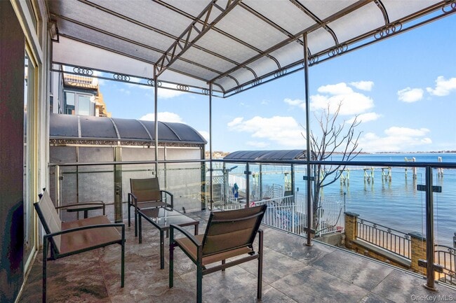 Building Photo - 822 Dean Ave