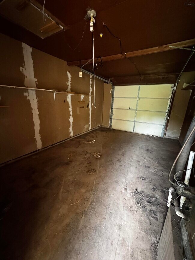 Building Photo - 1504 Red Fox Rd