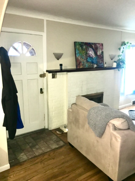 Building Photo - 5424 Reeds Rd