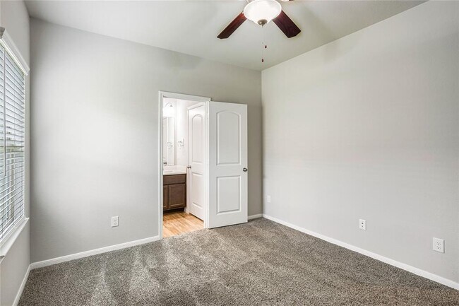 Building Photo - 30815 Berkshire Downs Dr