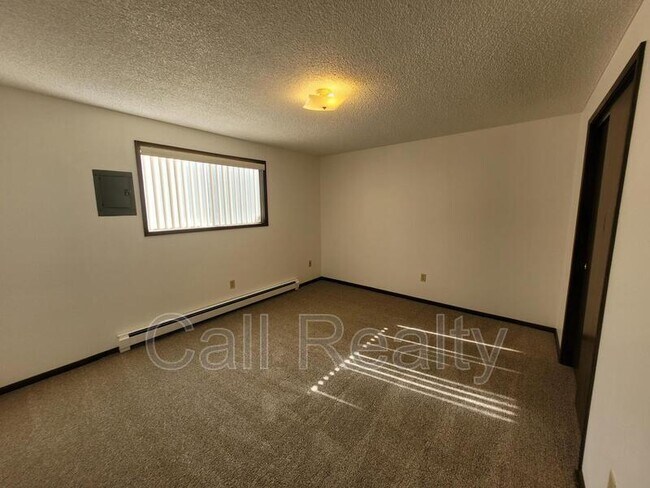 Building Photo - 12224 E Lenora Dr