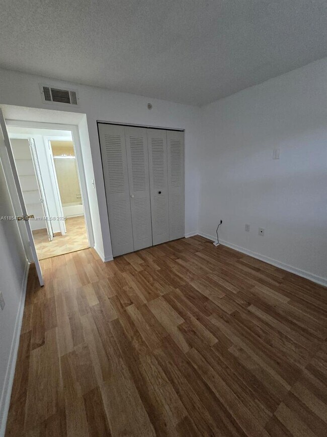 Building Photo - 15620 SW 80th St