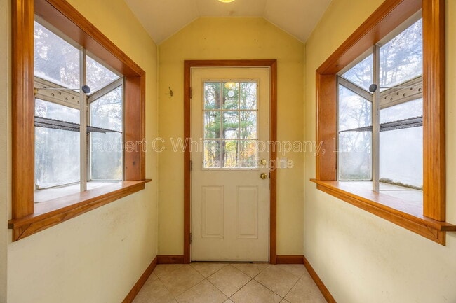 Building Photo - 70 Snipsic Lake Rd