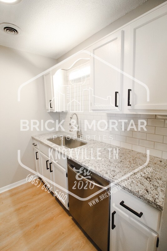 Building Photo - 2105 Belle Terra Rd