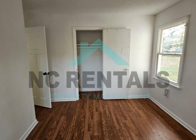 Building Photo - 332 Park Ave