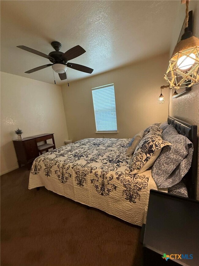 Building Photo - 1008 Circle M Dr