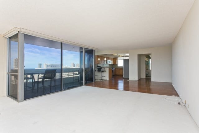 Building Photo - KAPIOLANI 2 Bedroom - Spacious and Bright ...