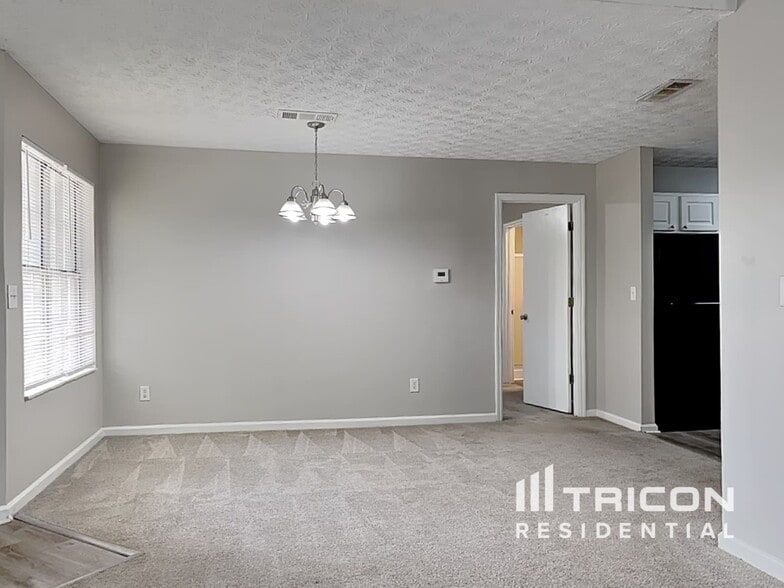 Building Photo - 1791 Killarney Dr SW