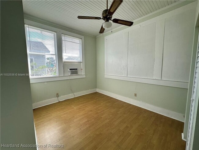Building Photo - 533 Rose Dr
