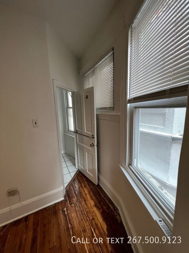 Building Photo - 236 S 45th St