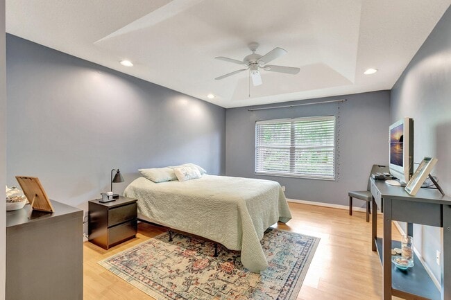 Building Photo - 14211 W La Sedona Cir