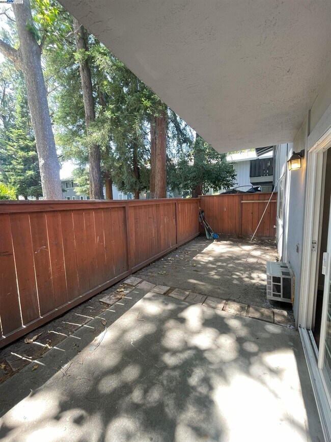 Building Photo - 7317 Starward Dr