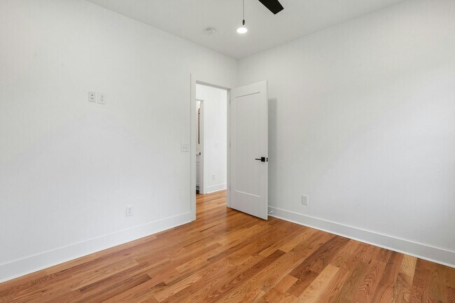 Building Photo - 1258 1st Ave S
