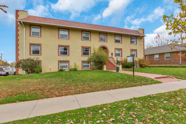 Building Photo - 1632 9th St