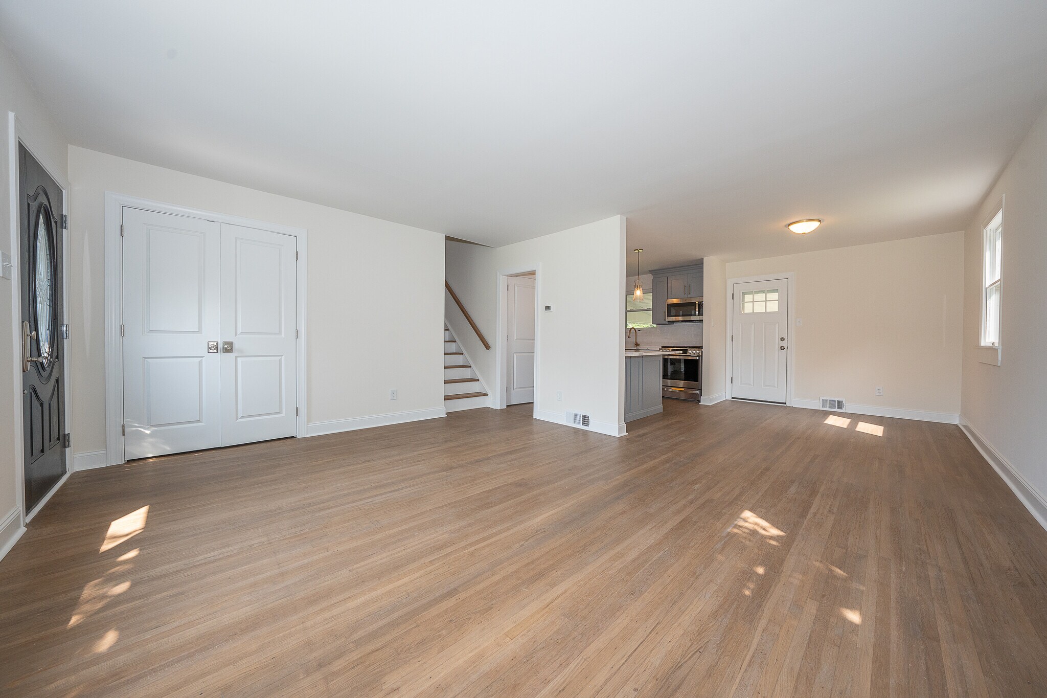 Building Photo - 503 Poplar Rd