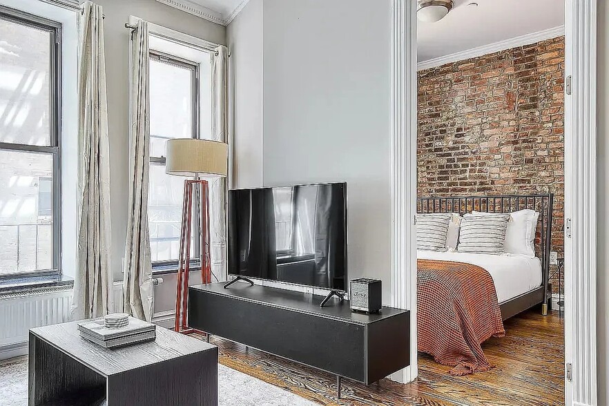 Building Photo - 248 Mott St