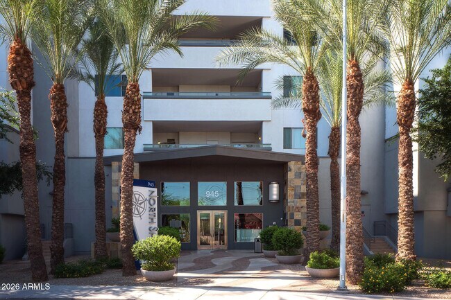 Building Photo - 945 E Playa Del Norte Dr