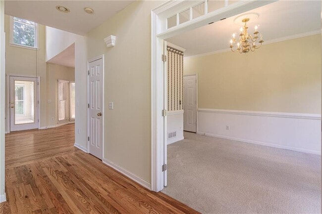 Building Photo - 5646 Nottingham Dr NW