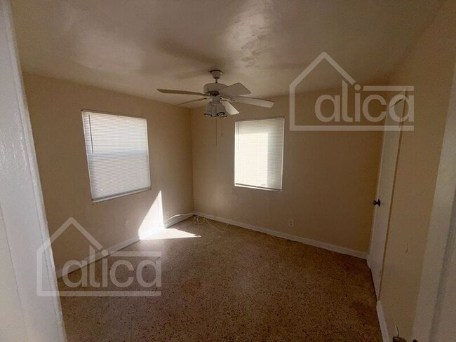 Building Photo - 625 8th St