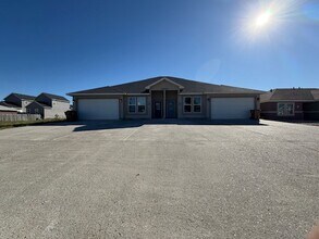 Building Photo - DCR602