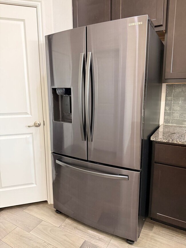 Building Photo - Beautiful 4 Bed 2 Bath in Mustang Schools