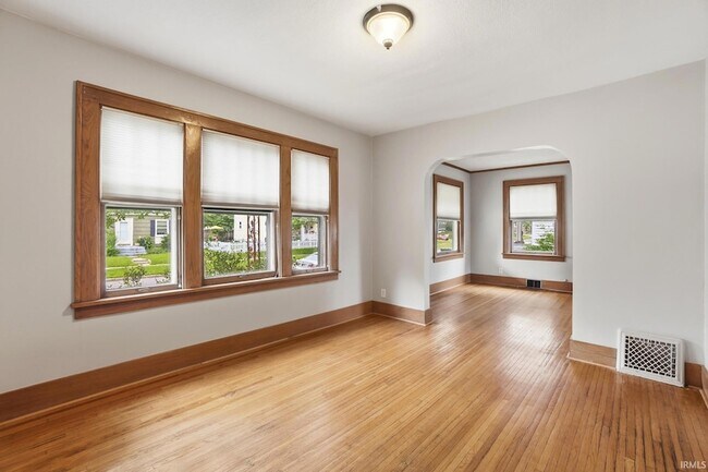 Building Photo - 2508 Woodward Ave