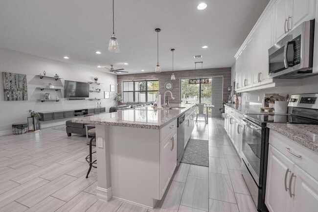 Building Photo - 11985 Park Central