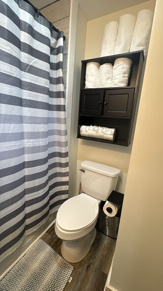 Building Photo - 403 Cedar Lane Rd