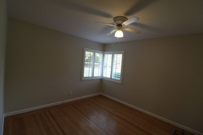 Building Photo - Concord/ Walnut Creek Border! 2172 sq ft h...