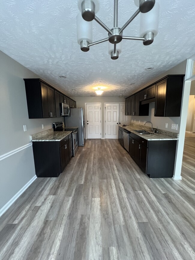 Building Photo - 5617 Shady Pine Ct