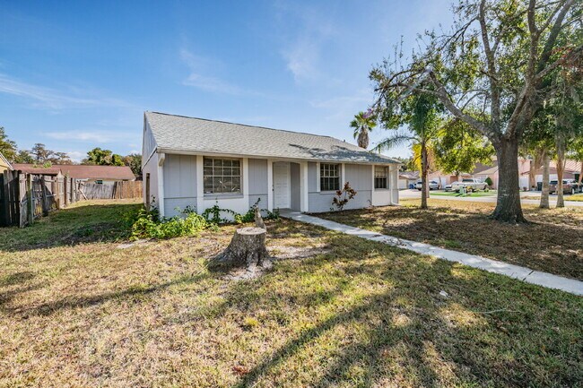 Building Photo - 16001 Saddlestring Dr