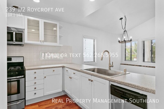 Building Photo - 239 Roycroft Ave