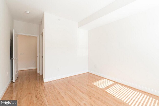 Building Photo - 525 N Fayette St