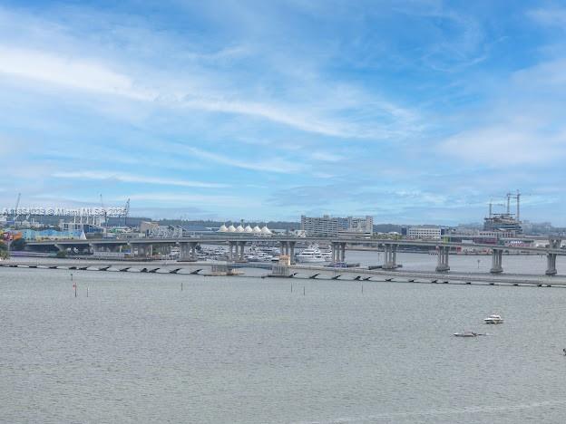 Building Photo - 700 NE 24th St