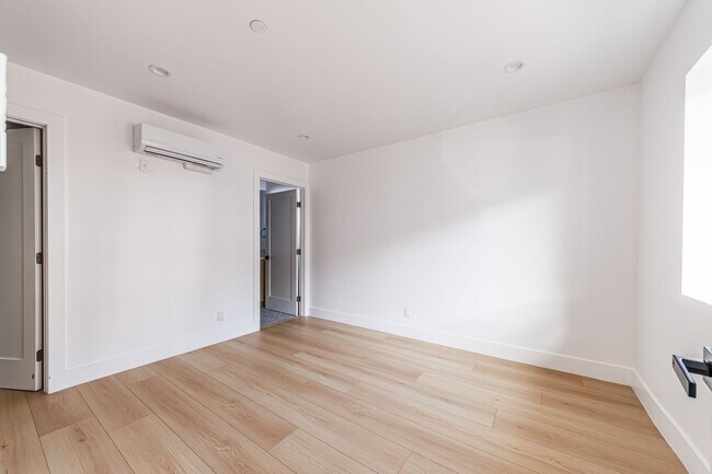 Building Photo - 13463 Beach Ave