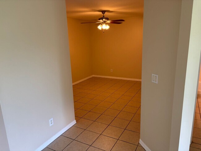 Building Photo - 4756-4758 28 ST SW