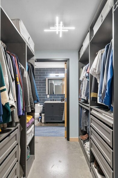 Building Photo - 720 N 4th St