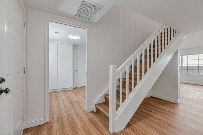 Building Photo - Cupertino Schools - Beautifully Updated Co...