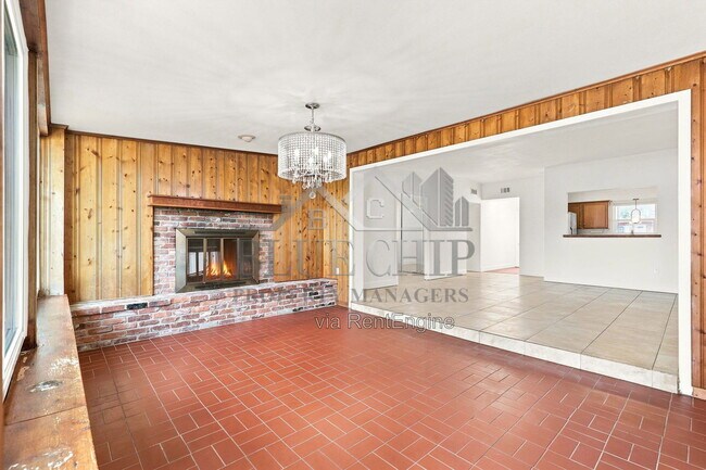 Building Photo - 6714 Nina Rosa Dr