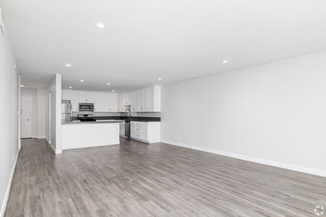 Interior Photo - 170 North Crescent Street